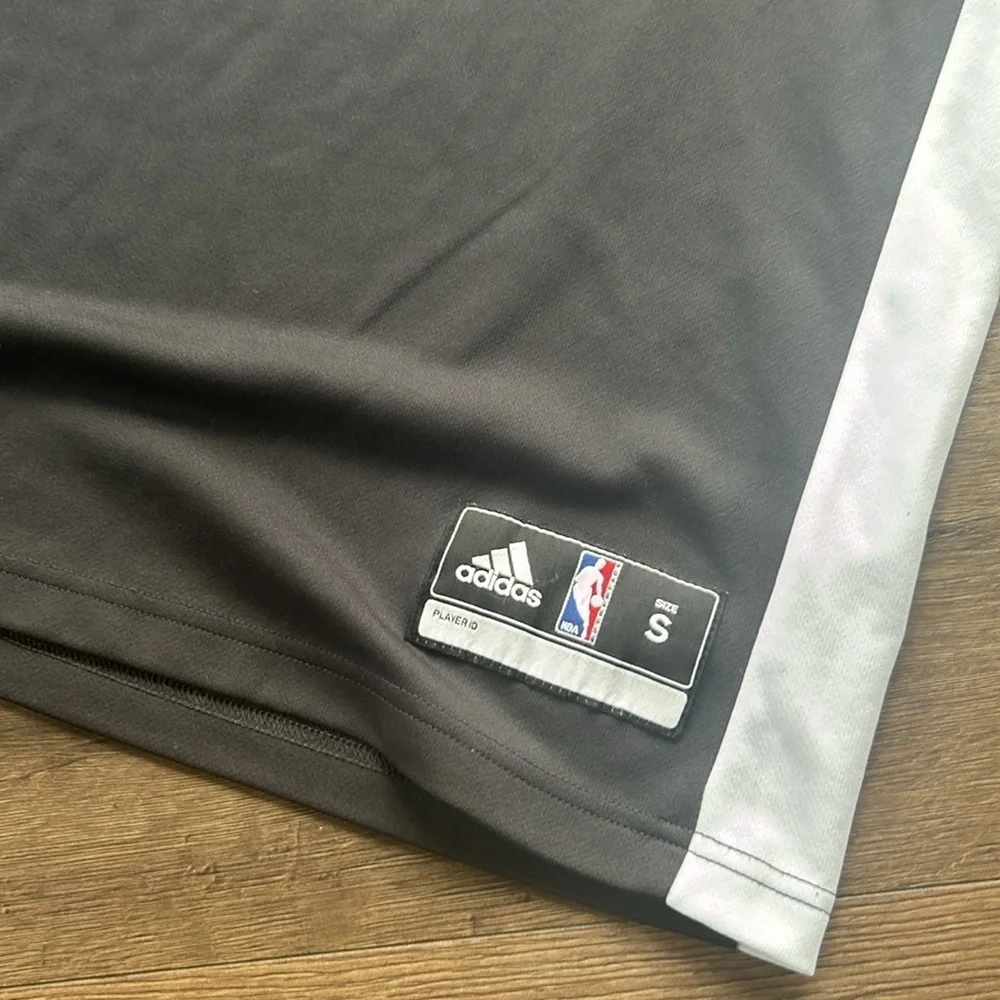 Adidas warriors jersey ! Small  Durant !